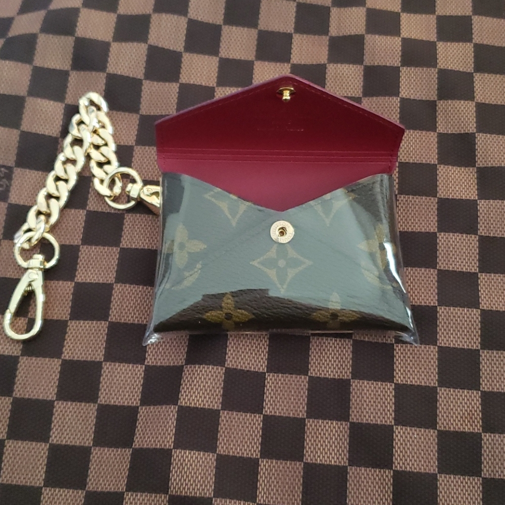 🚫SOLD🚫 Small Kirigami Wristlet Pochette - Picture 4 of 5